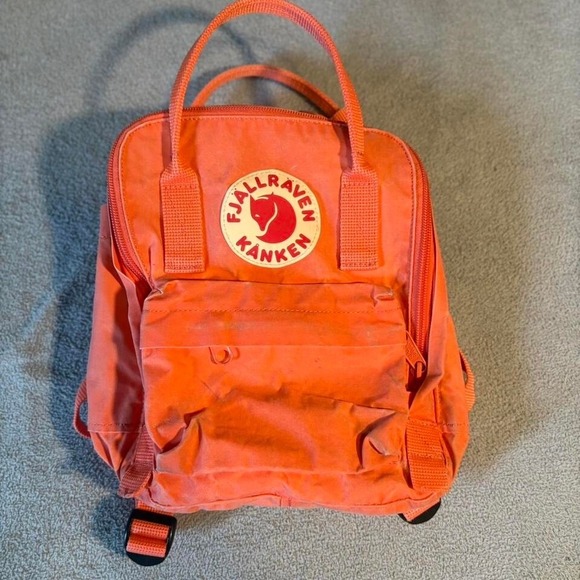 10x10 inch Orange Fjällräven Kanken backpack - Picture 1 of 6